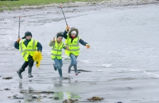 Beach Clean Fun with Rathlin Children (Keep NI Beautiful)